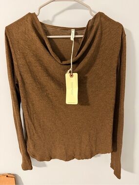 Lanston lightweight stretchy long sleeve top